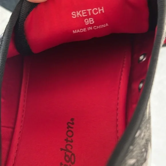 Brighton Black & Cream "Sketch" Floral Lace Sneakers with Patent Leather EUC - Picture 9 of 10